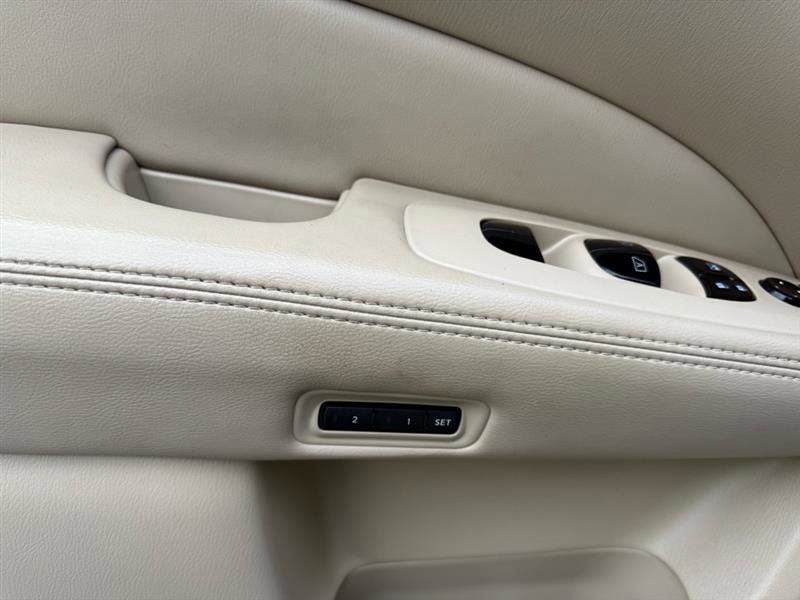 Used 2014 Nissan Pathfinder SL w/ Cargo Package image 31