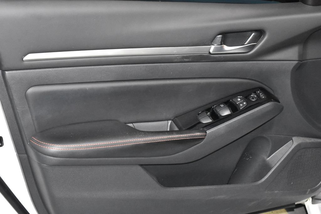 Certified 2024 Nissan Altima 2.5 SR FWD image 4