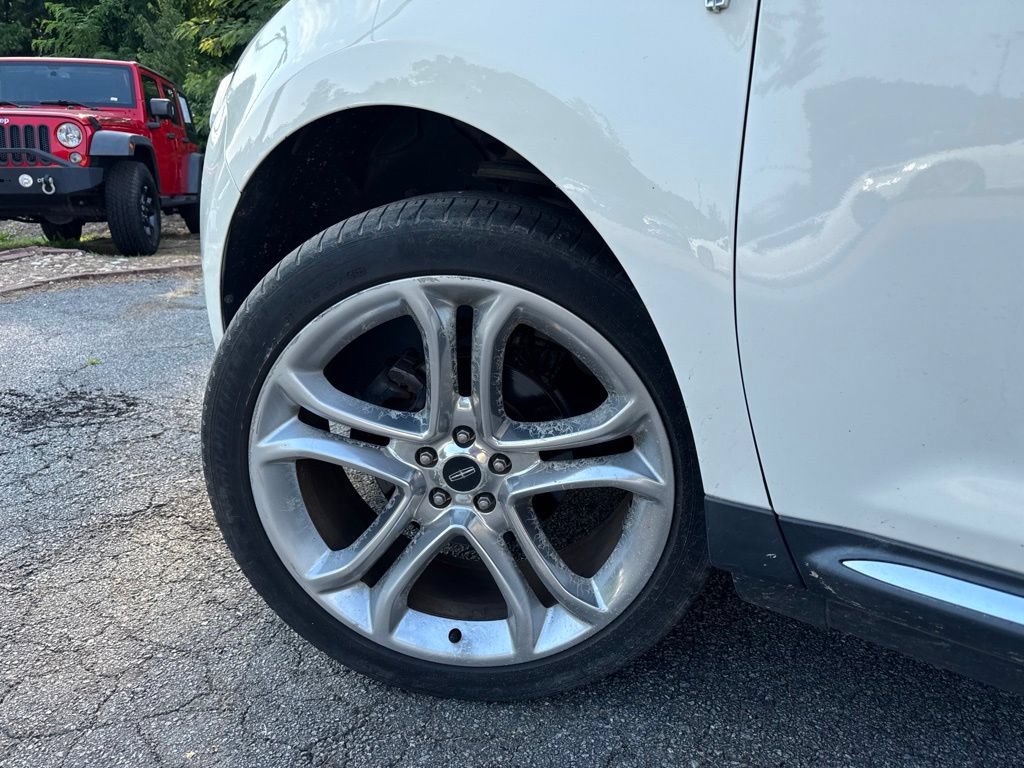 Used 2013 Lincoln MKX FWD image 9