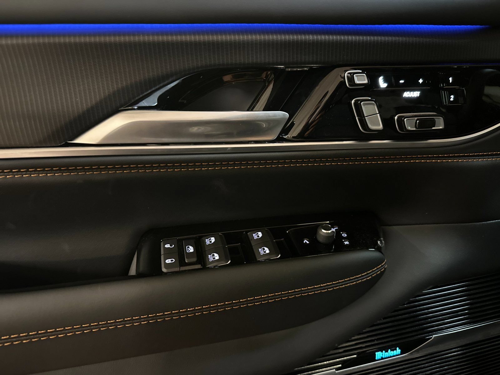New 2026 Jeep Grand Wagoneer Summit AWD/4WD image 10