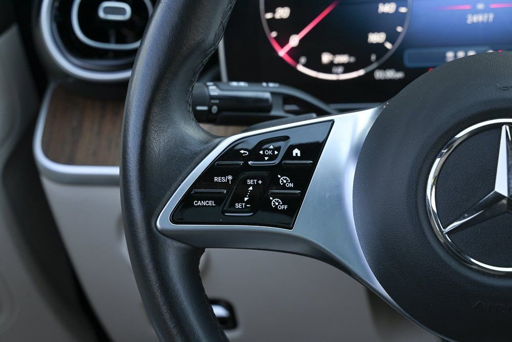 Used 2025 Mercedes-Benz C 300 Sedan image 23