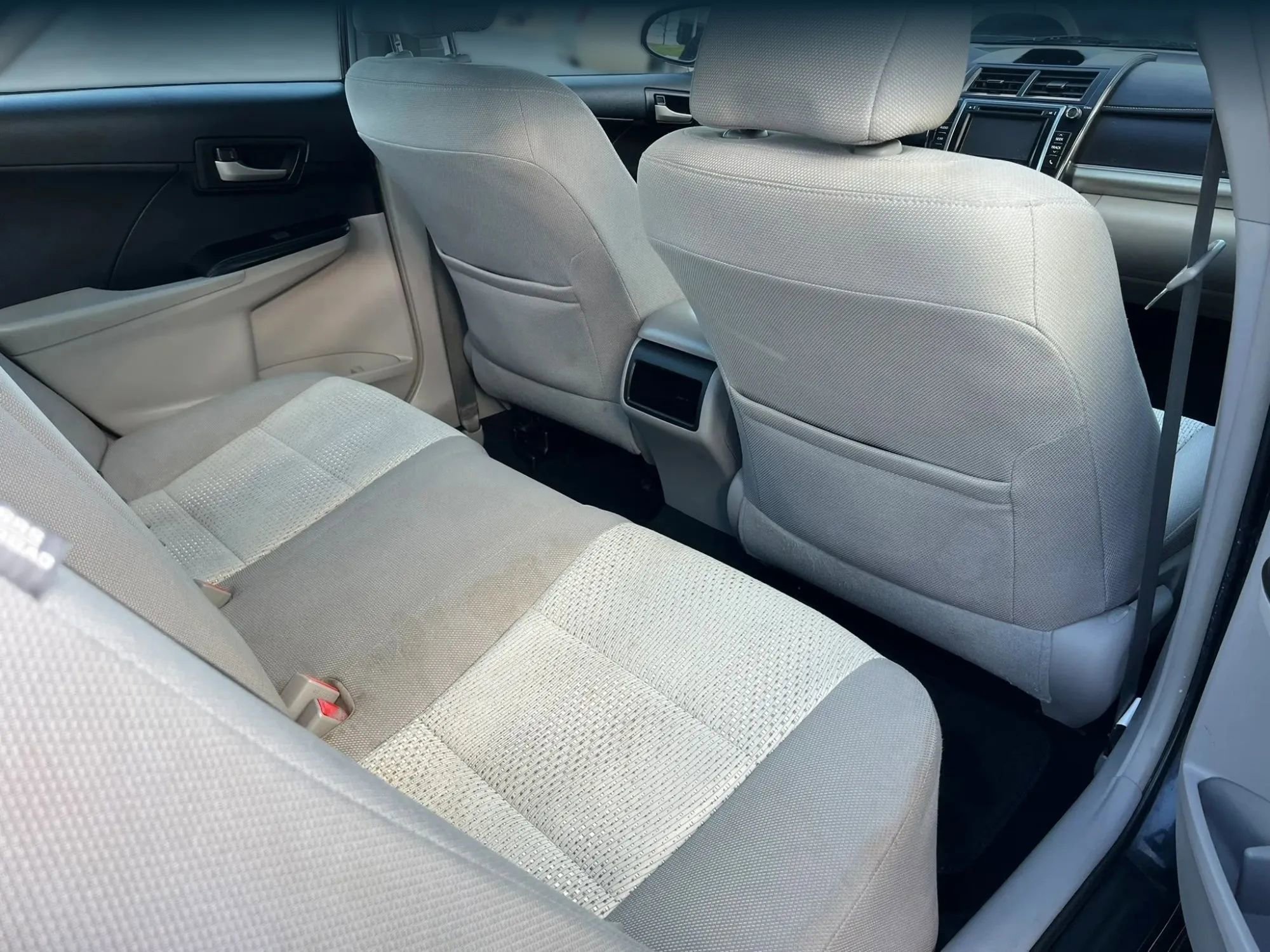 Used 2014 Toyota Camry LE FWD image 11