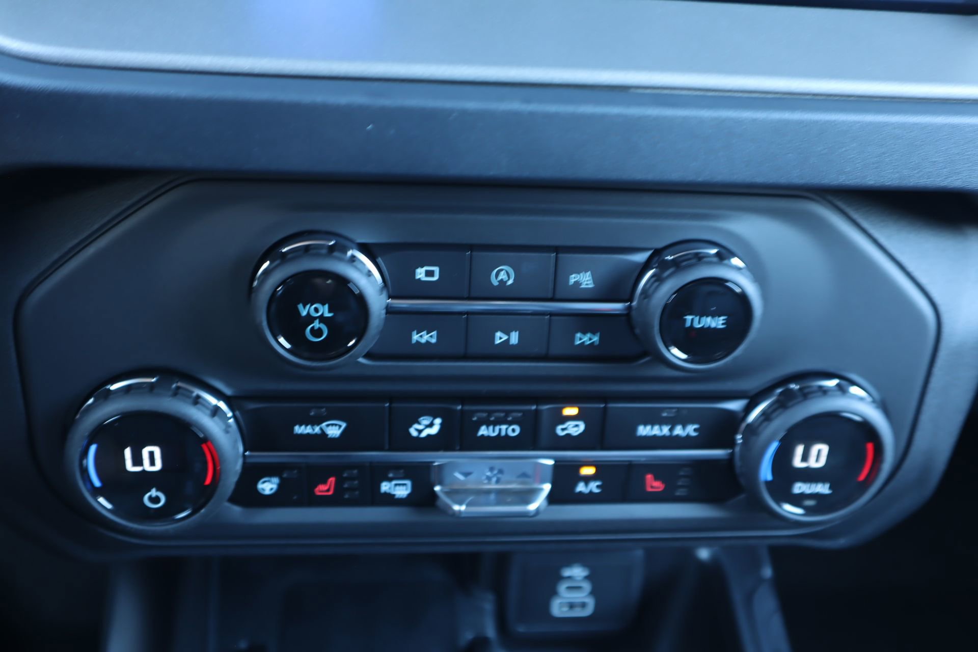 New 2026 Ford Bronco Outer Banks AWD/4WD image 8