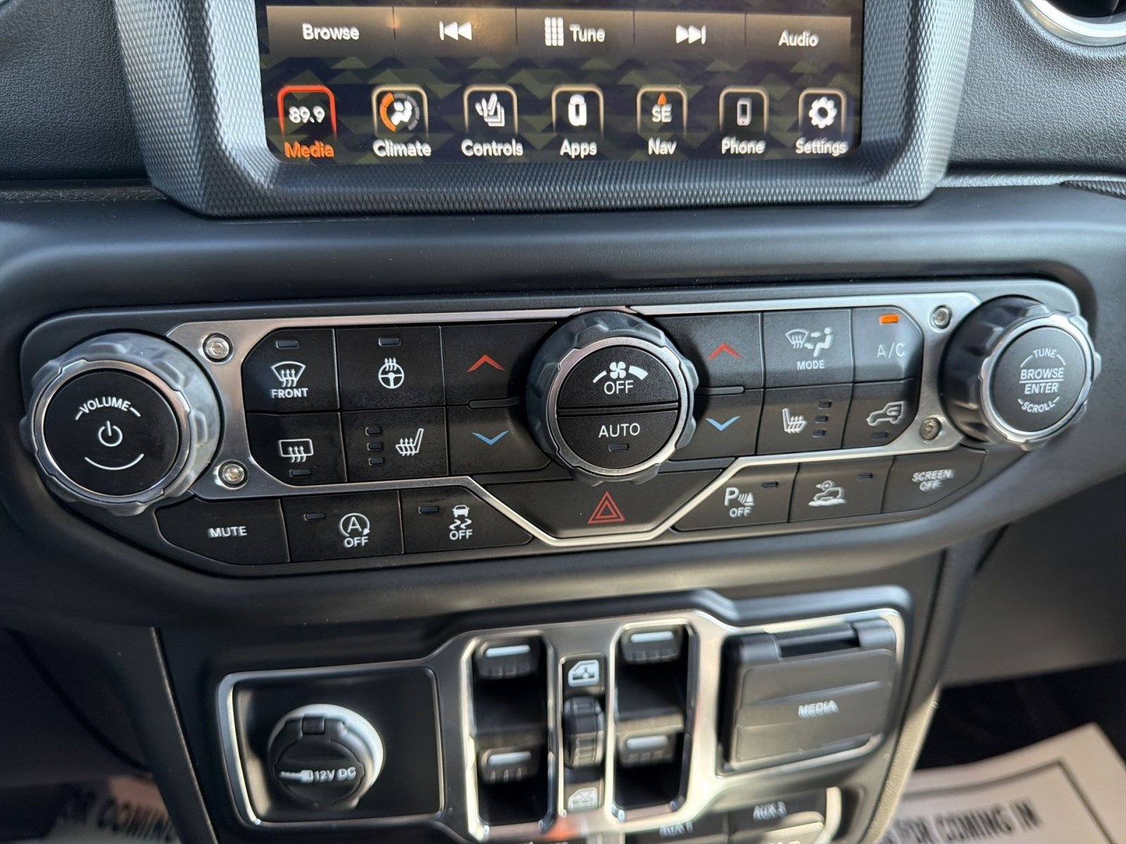 Used 2020 Jeep Gladiator Rubicon AWD/4WD image 27