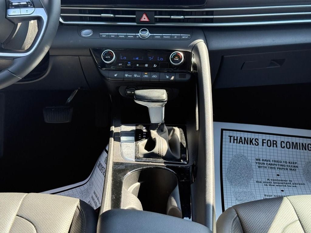 Used 2025 Hyundai Elantra Limited FWD image 14