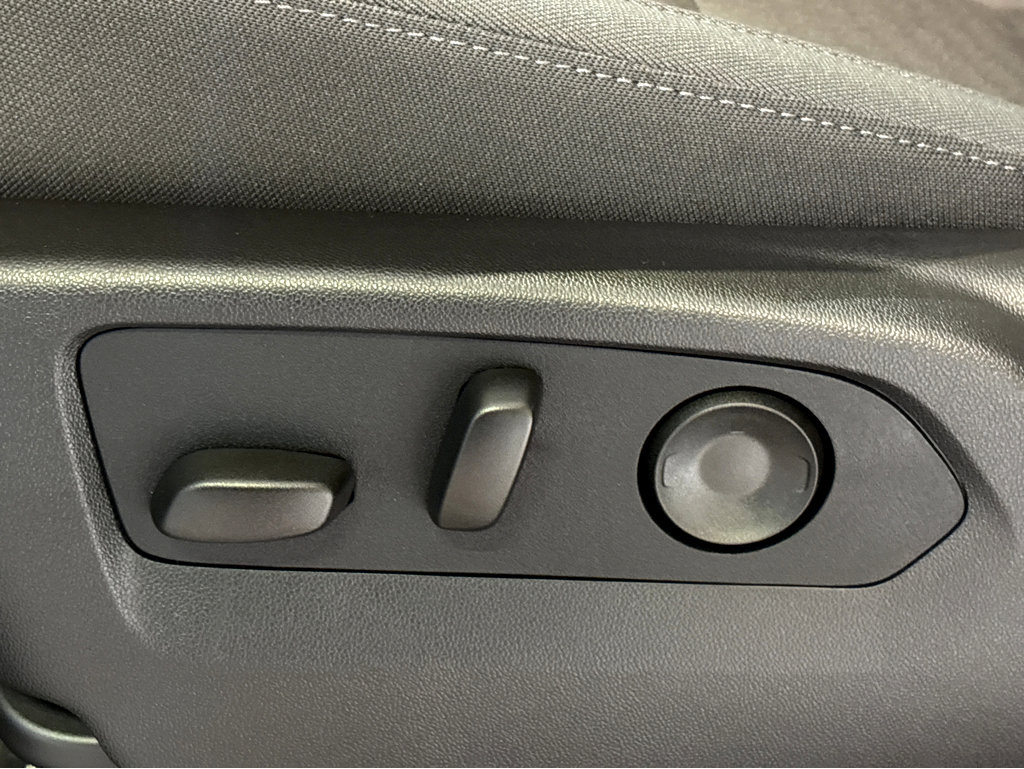 New 2025 Chevrolet Silverado 1500 LT w/ Convenience Package II image 16