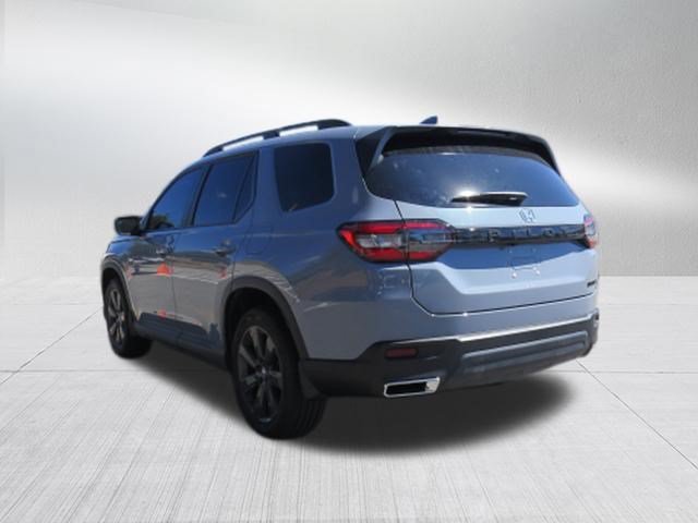 Used 2025 Honda Pilot Sport image 5