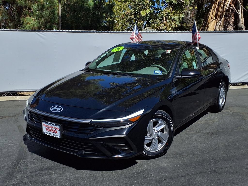Used 2024 Hyundai Elantra SE FWD image 25