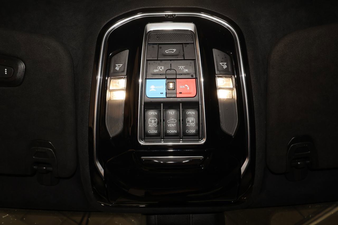 Used 2023 Jeep Grand Wagoneer Series II image 34