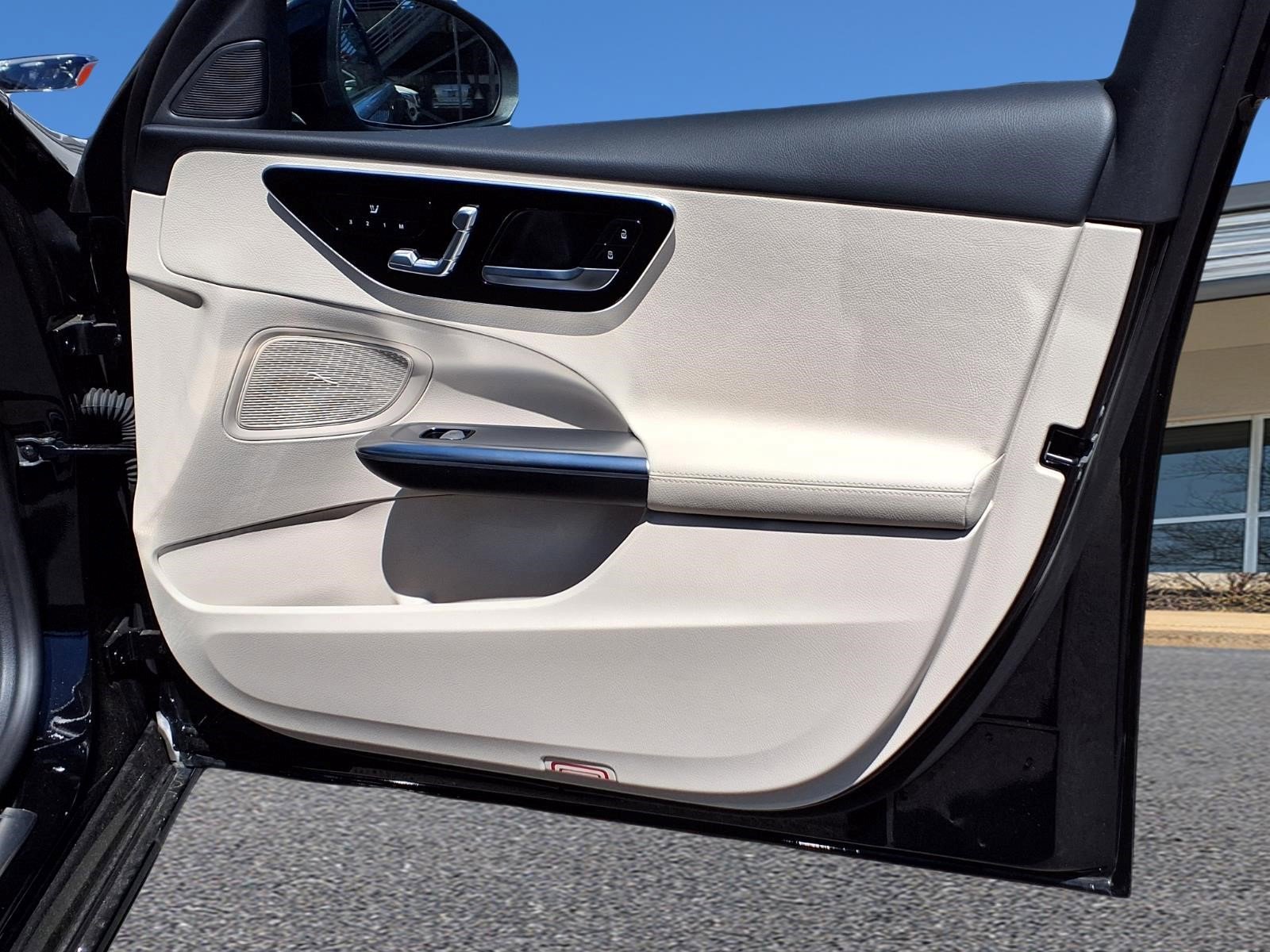Certified 2022 Mercedes-Benz C 300 4MATIC Sedan image 11