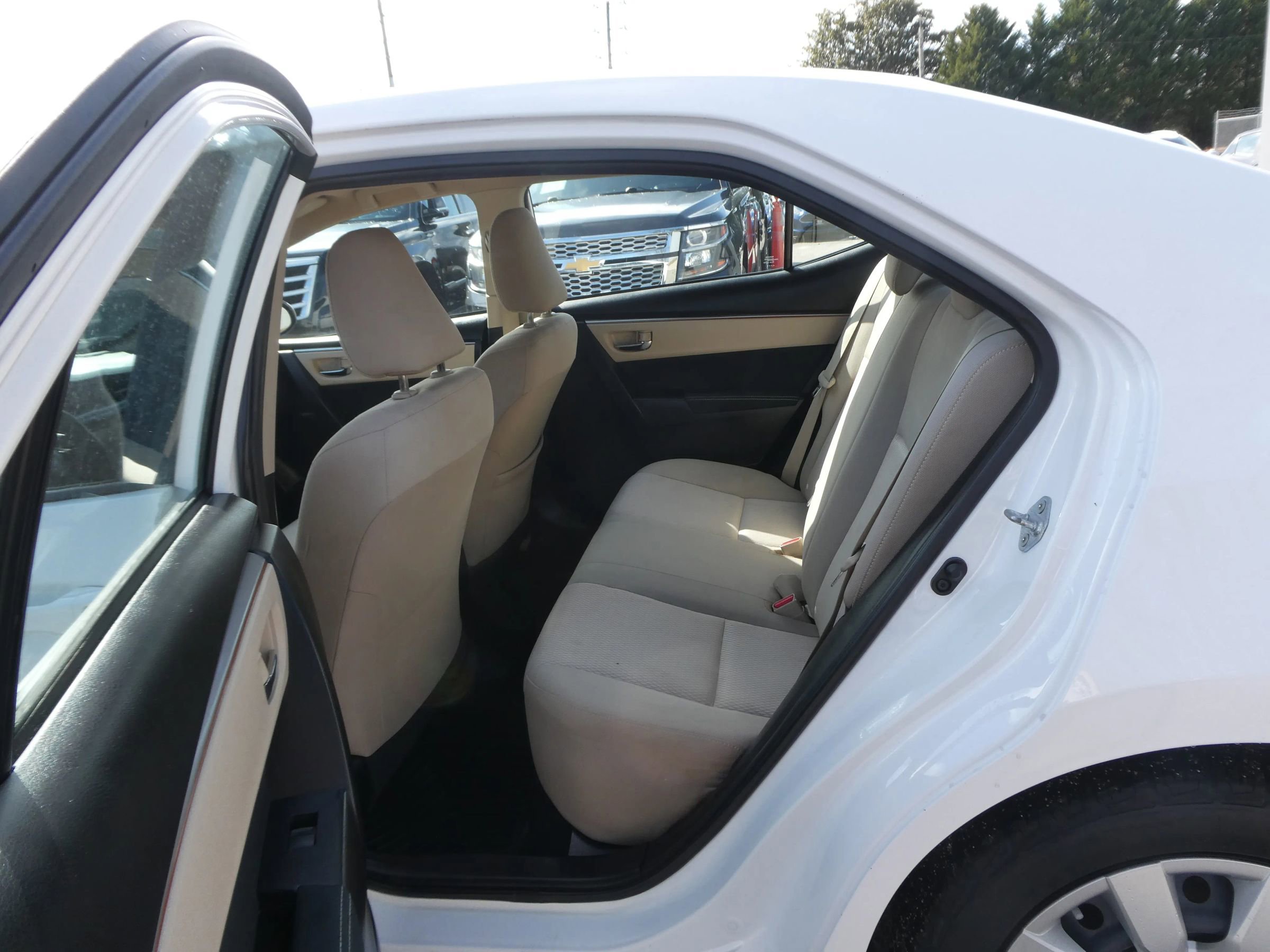 Used 2014 Toyota Corolla LE FWD image 27