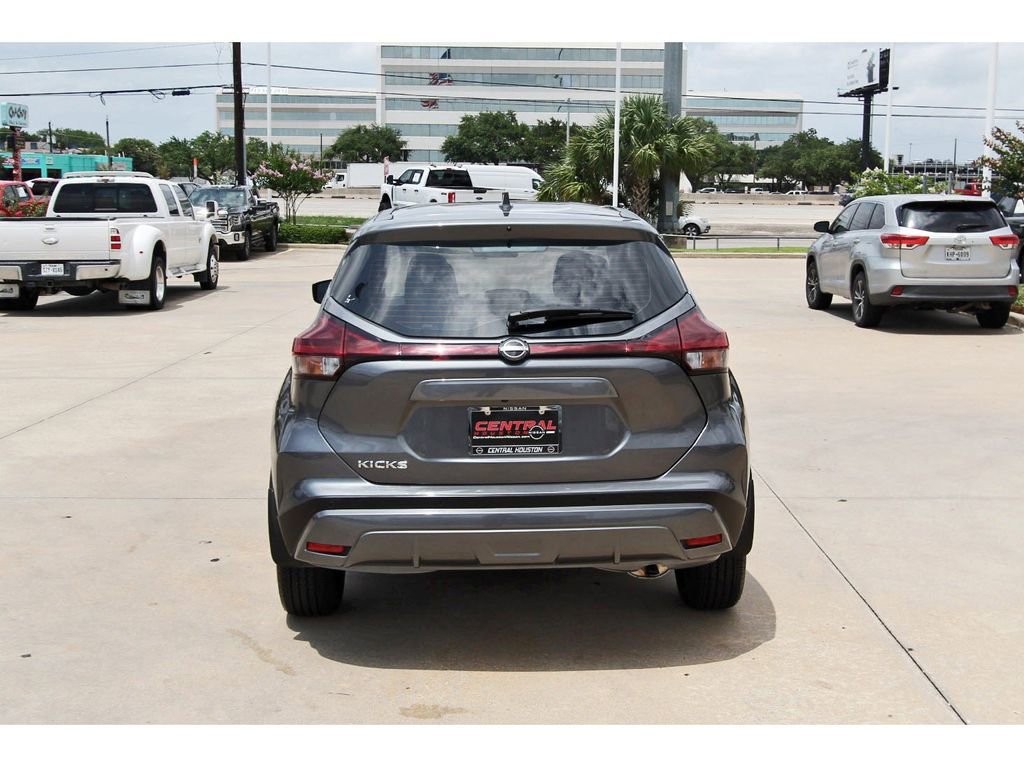 Used 2025 Nissan Kicks Play S FWD image 5