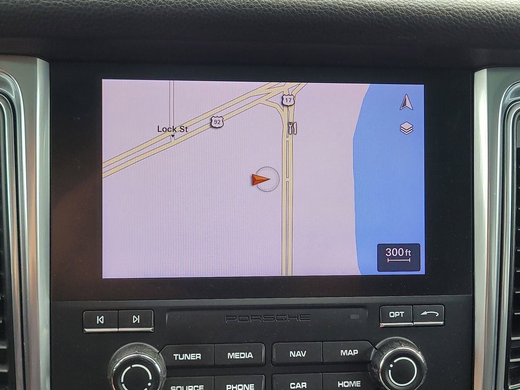 Used 2018 Porsche Macan image 23