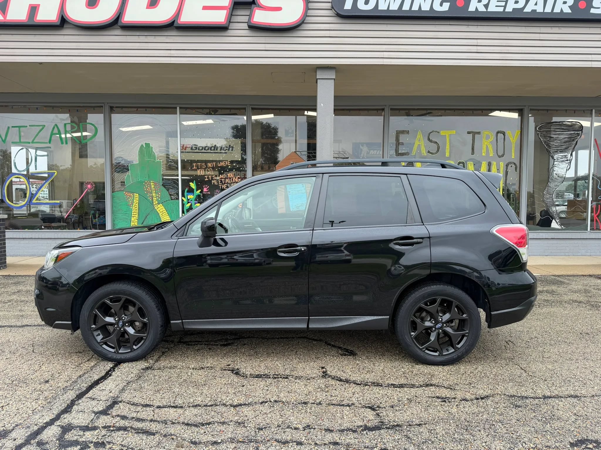 Used 2018 Subaru Forester 2.5i Premium w/ Popular Package #2A AWD/4WD image 2