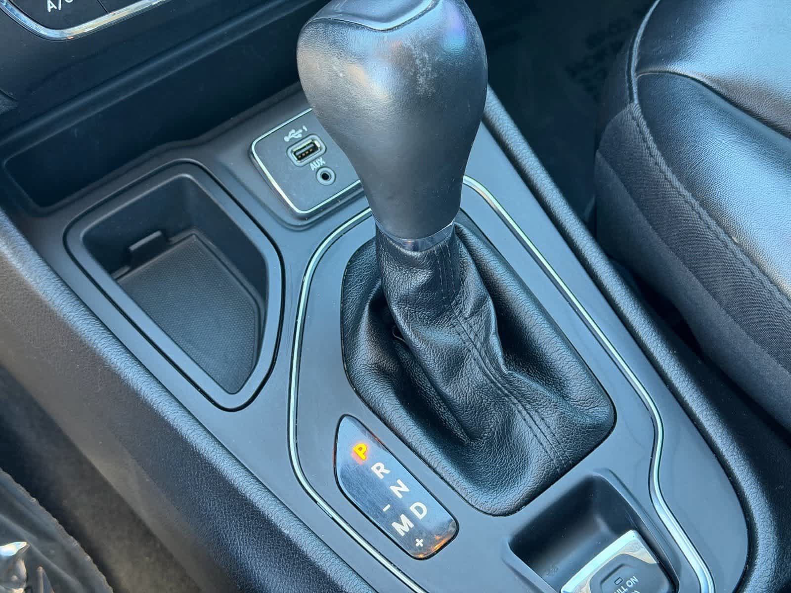 Used 2020 Jeep Cherokee Latitude Plus FWD image 25