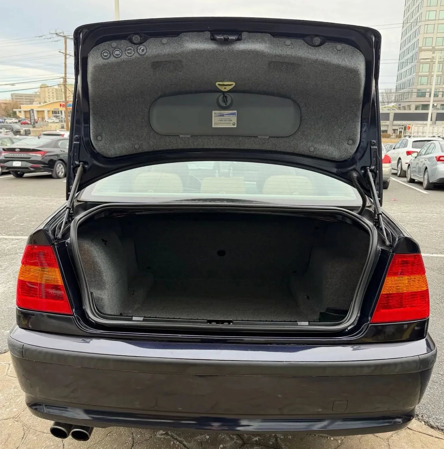 Used 2003 BMW 325xi Sedan image 26