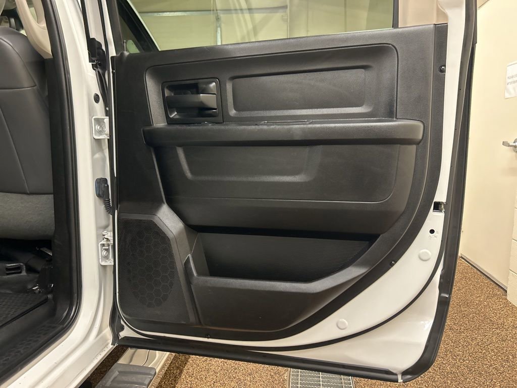 Used 2019 RAM 1500 Tradesman w/ Chrome Appearance Group image 14