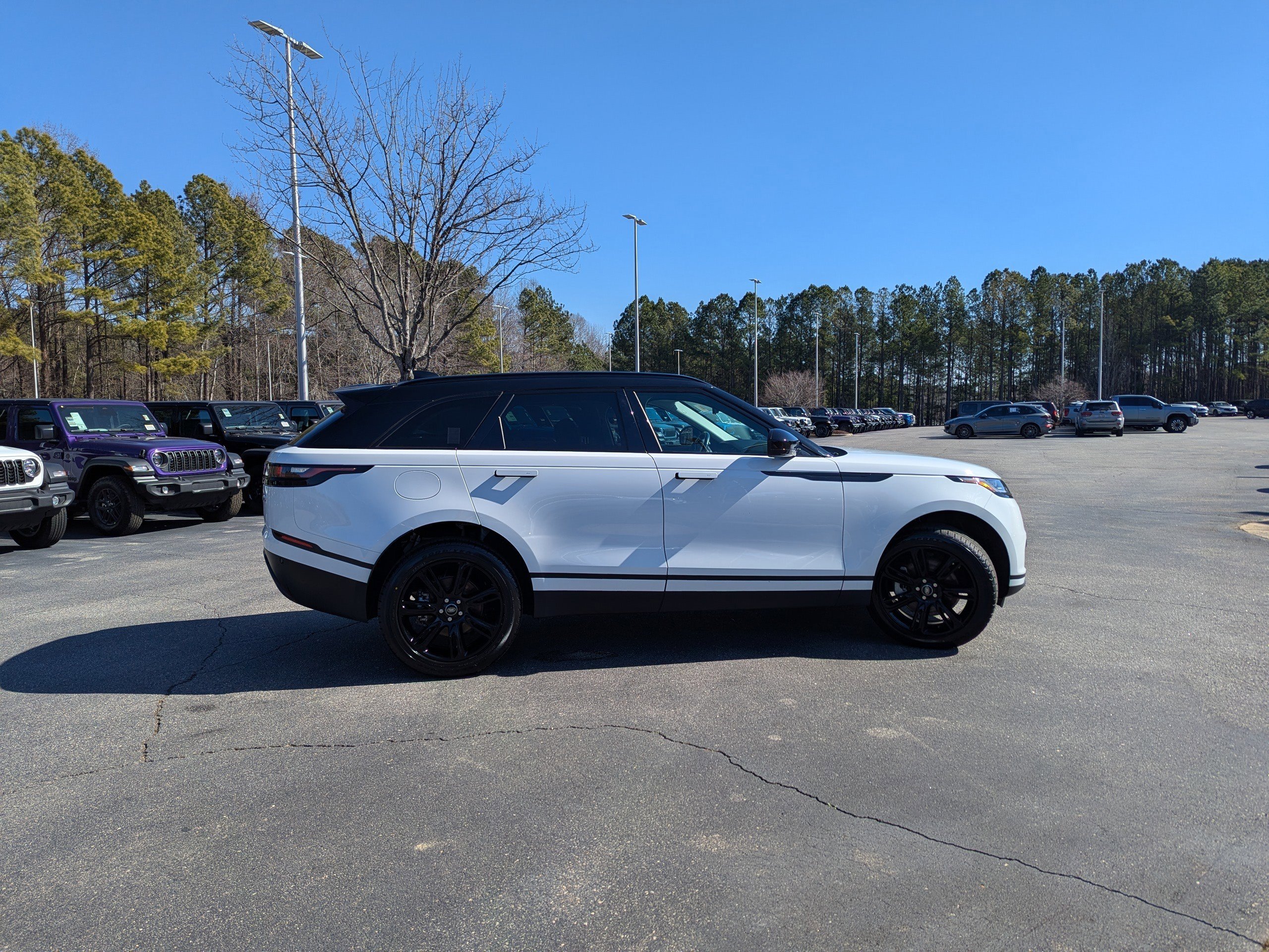 Used 2022 Land Rover Range Rover Velar S image 4