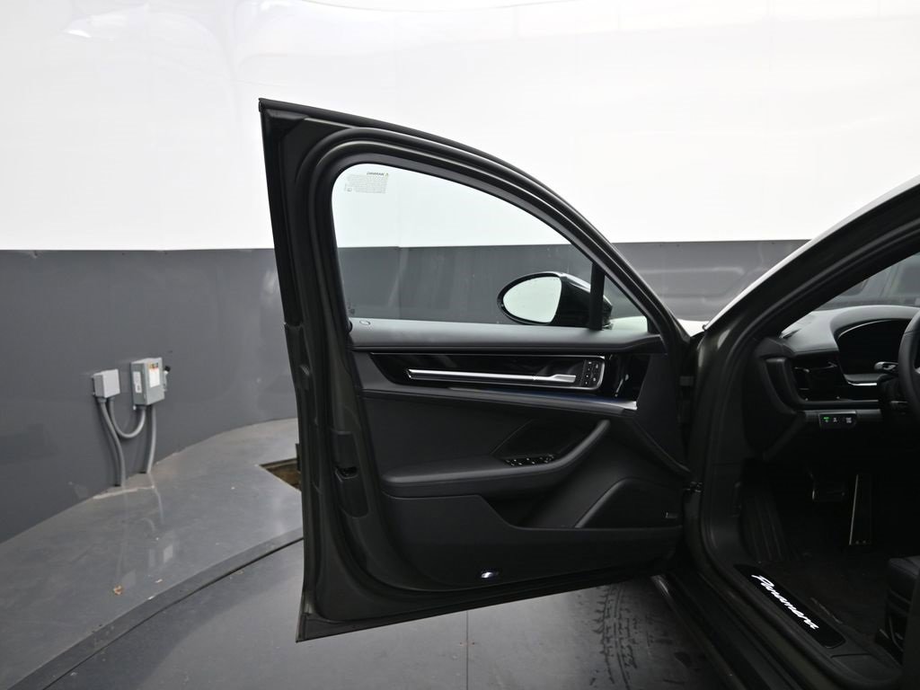 New 2025 Porsche Panamera image 12