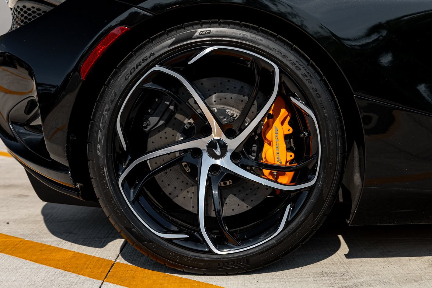 Used 2024 McLaren 750S RWD image 39