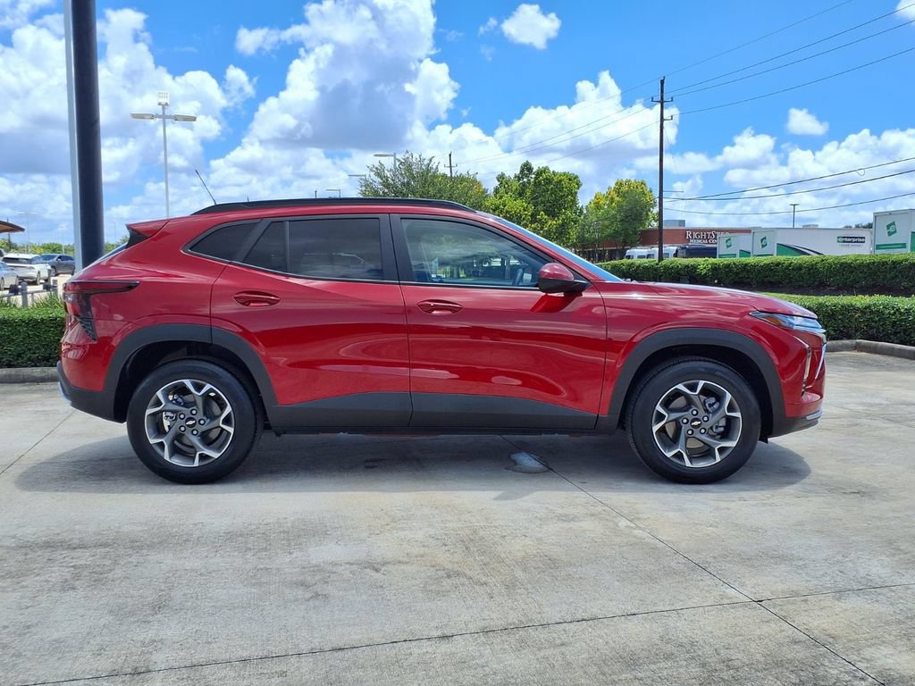 Used 2026 Chevrolet Trax LT w/ Driver Confidence Package FWD image 8