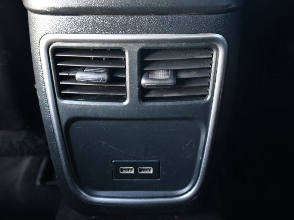 Used 2016 Chrysler 300 Limited image 25