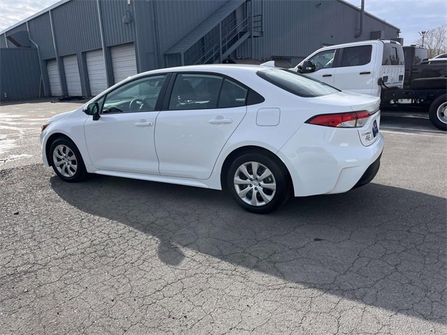 Used 2026 Toyota Corolla LE image 6
