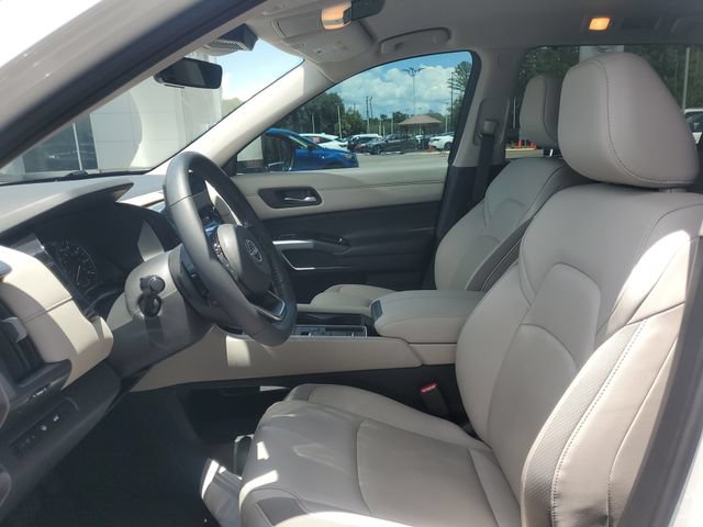 Certified 2023 Nissan Pathfinder SL FWD image 15