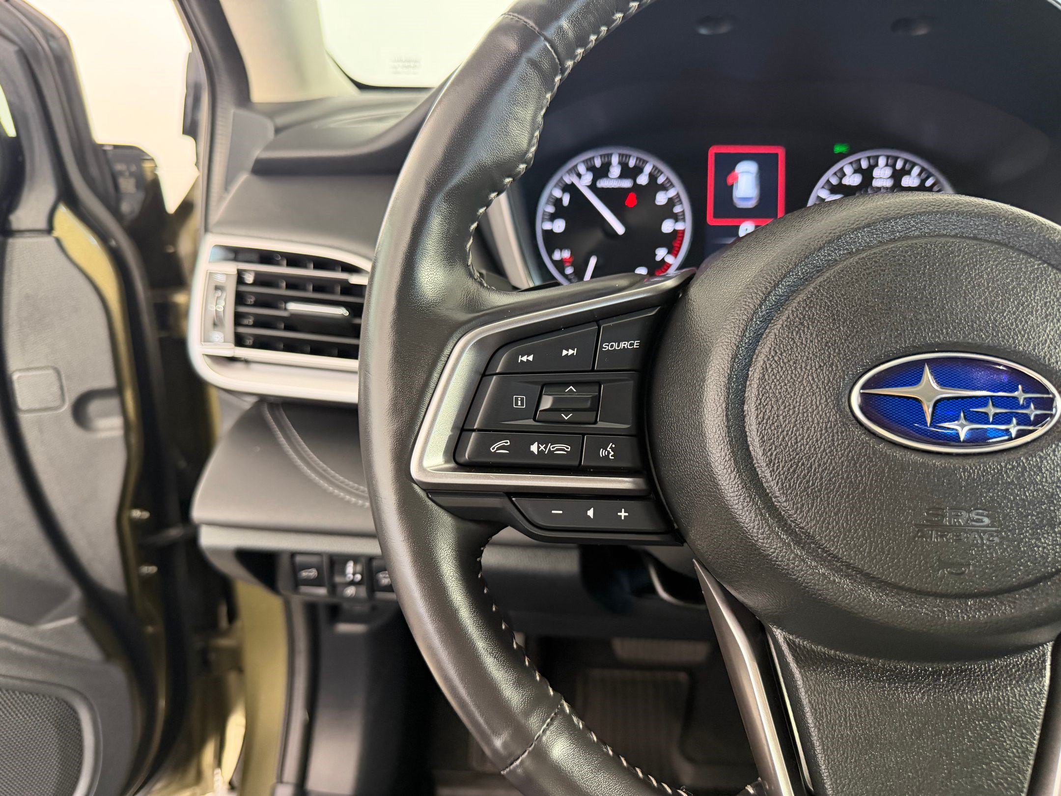 Used 2025 Subaru Outback Touring XT AWD/4WD image 15