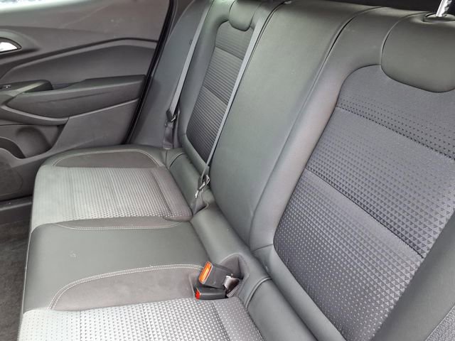Used 2025 Chevrolet Trax LT image 6