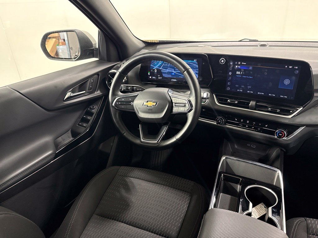 Used 2025 Chevrolet Equinox LT AWD/4WD image 17