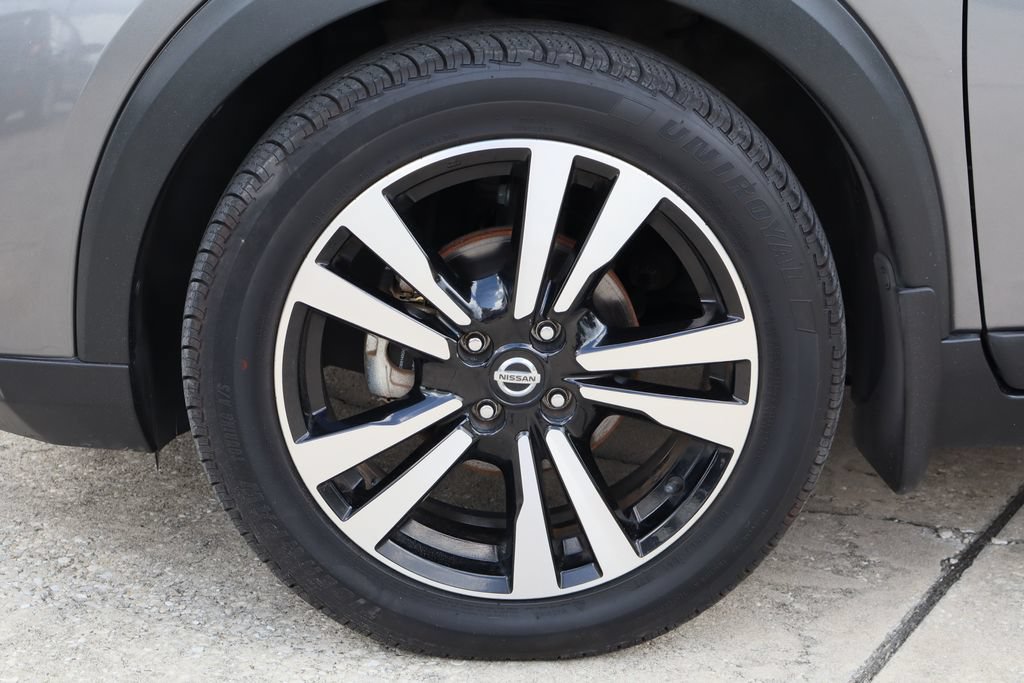 Used 2018 Nissan Kicks SV FWD image 29