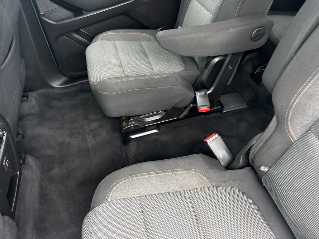Used 2018 Chevrolet Traverse LT FWD image 19
