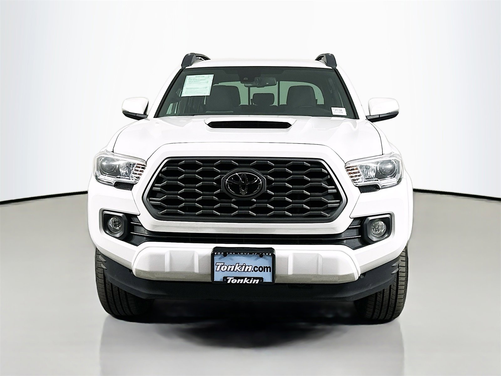 Certified 2022 Toyota Tacoma TRD Sport image 2