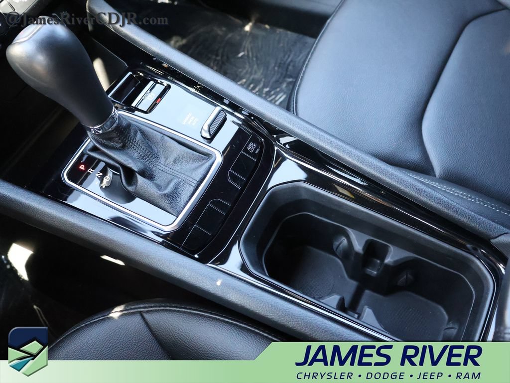 Used 2025 Jeep Compass Limited AWD/4WD image 37