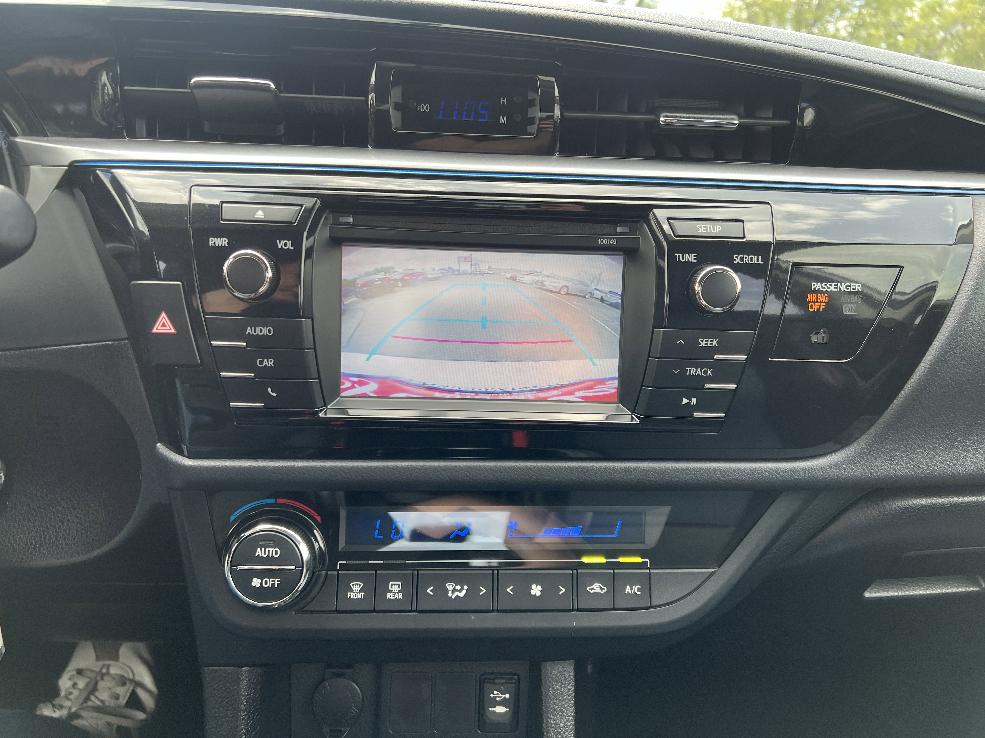 Used 2015 Toyota Corolla S FWD image 14