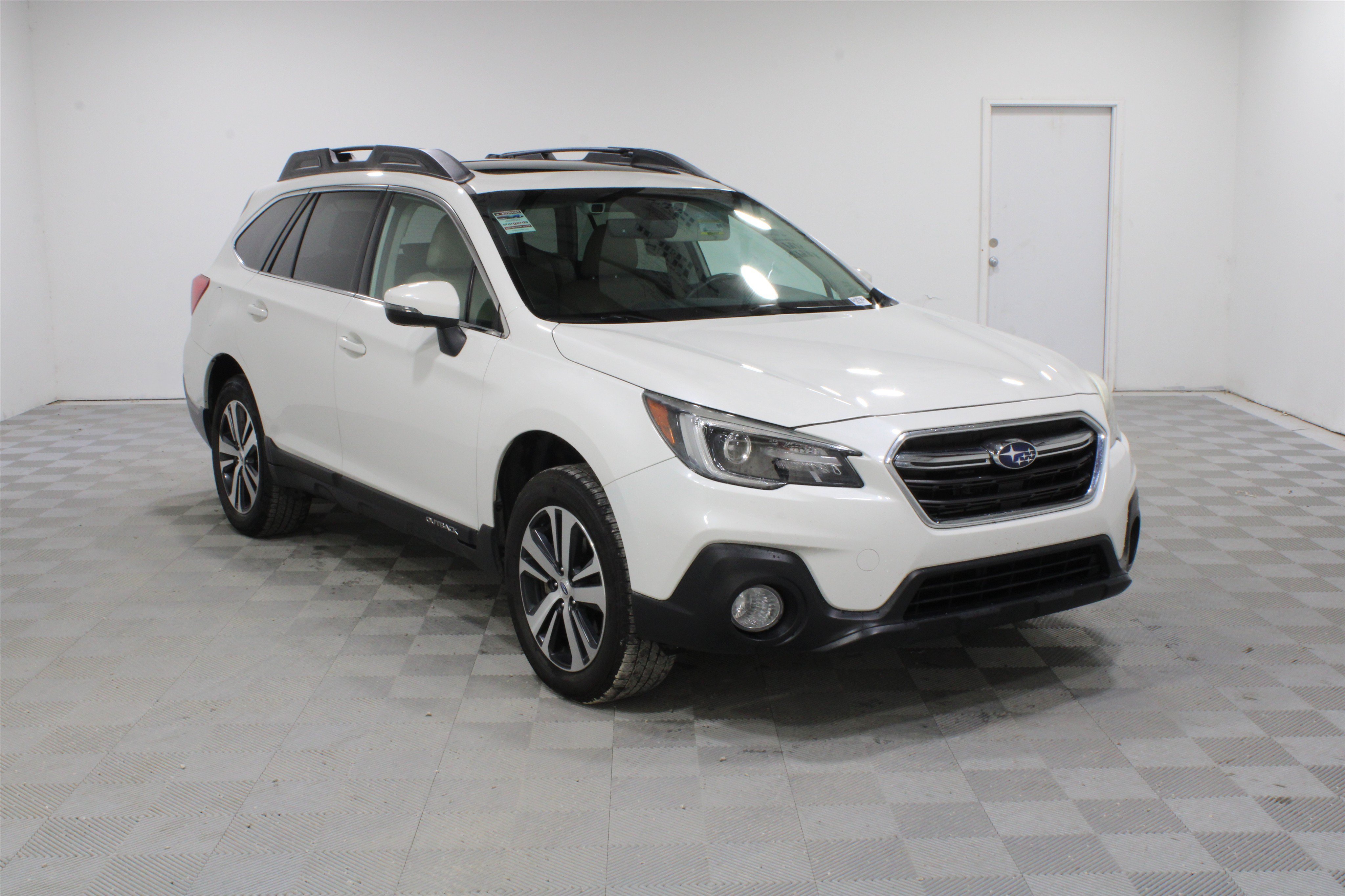 Used 2018 Subaru Outback 2.5i Limited AWD/4WD image 1