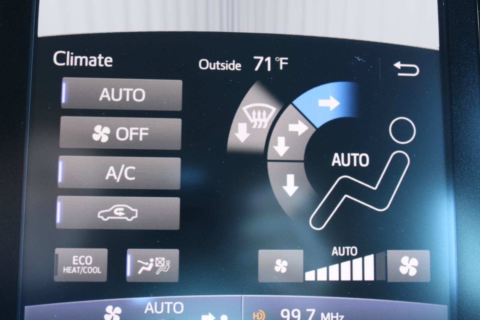 Used 2020 Toyota Prius Prime XLE FWD image 22