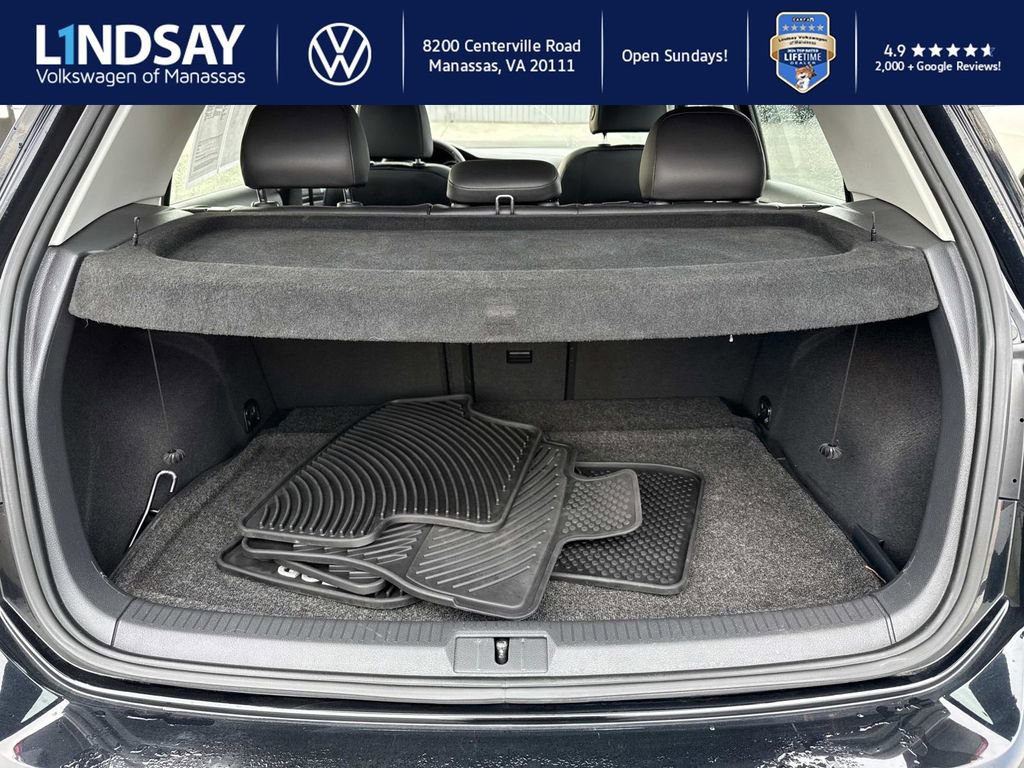 Used 2019 Volkswagen Golf SE image 11