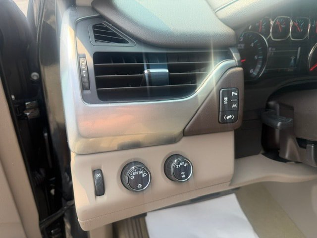 Used 2018 Chevrolet Suburban LT AWD/4WD image 18
