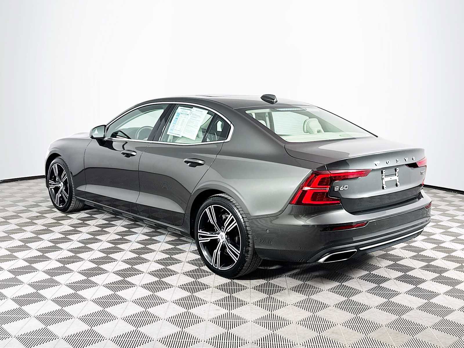 Used 2021 Volvo S60 T5 Inscription image 7