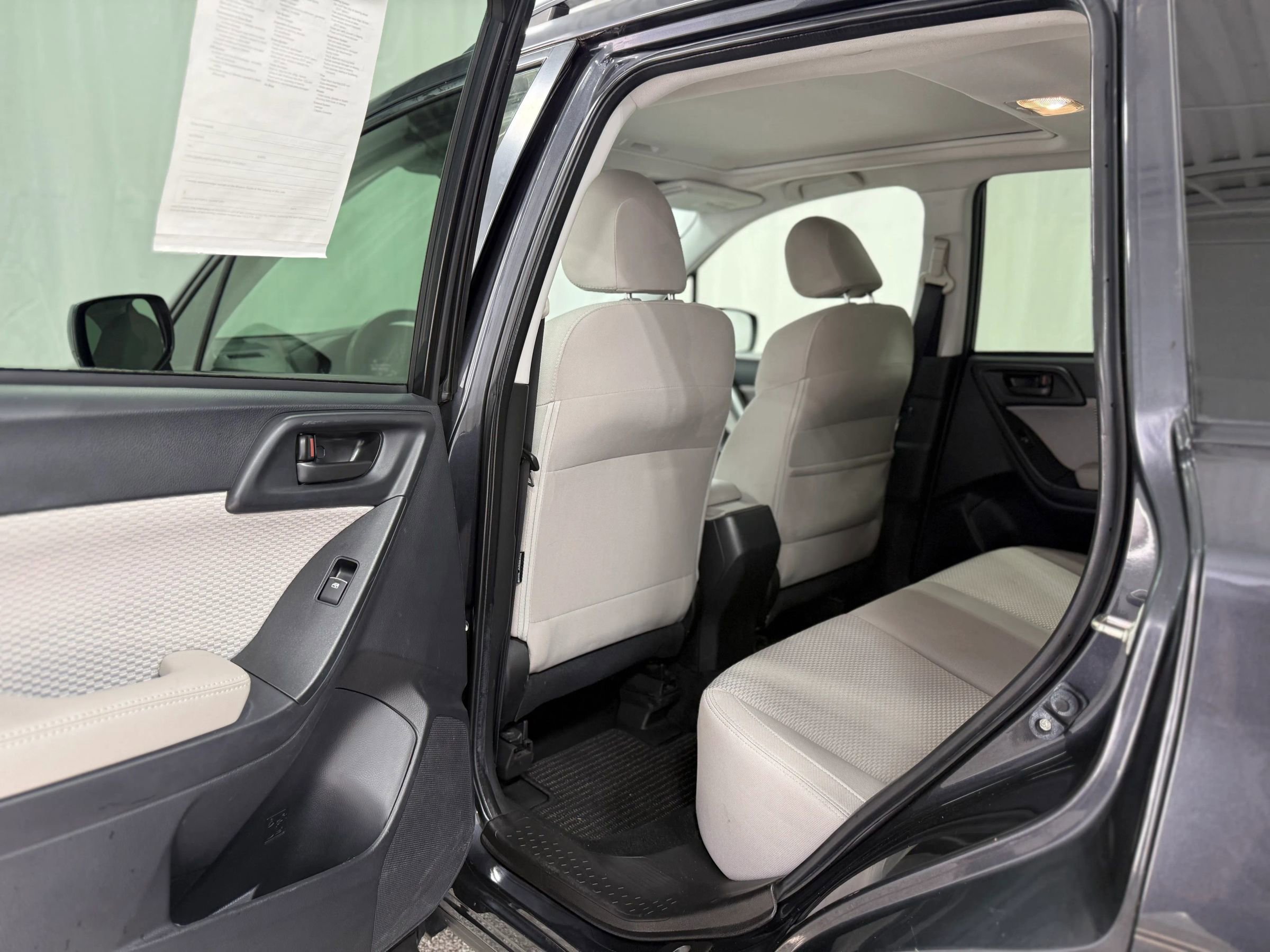 Used 2017 Subaru Forester 2.5i Premium image 35