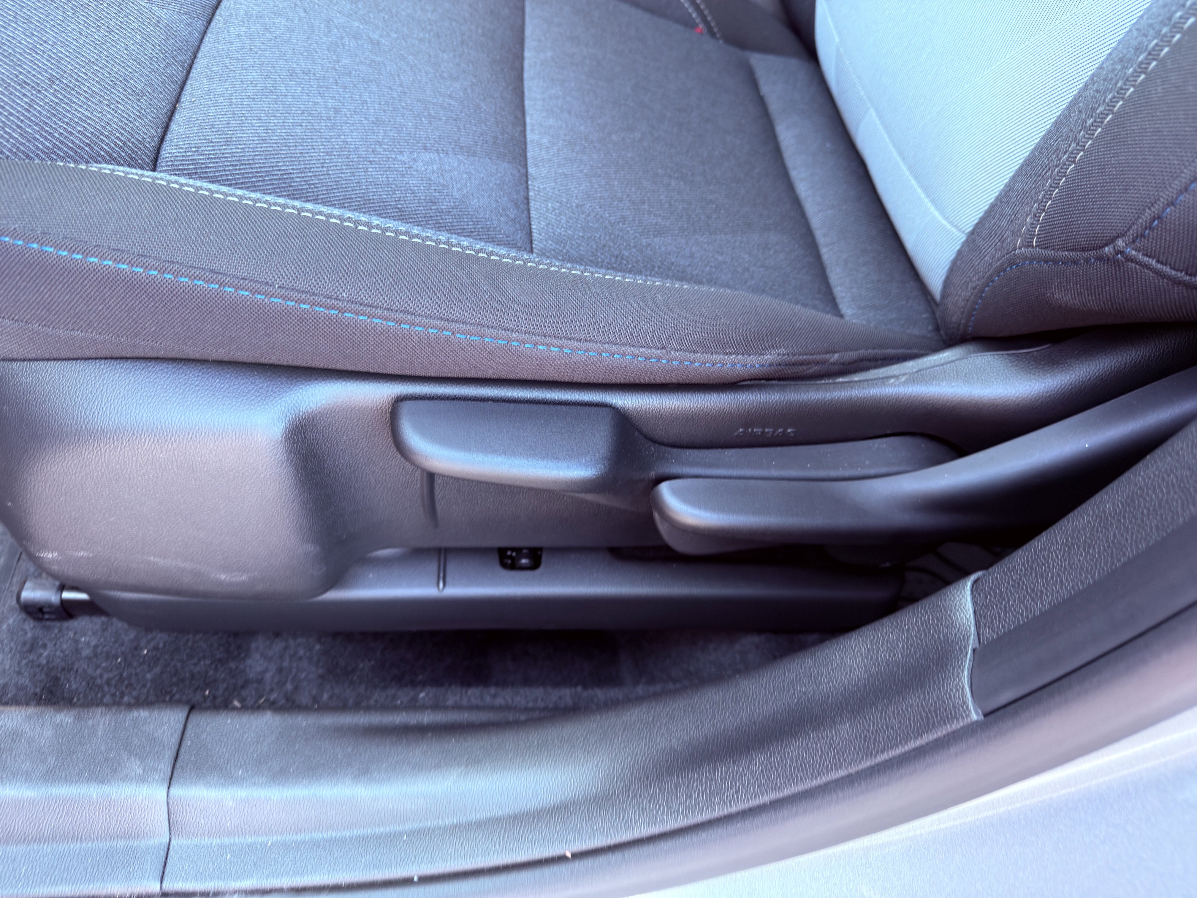 Used 2025 Chevrolet Trax LS FWD image 24