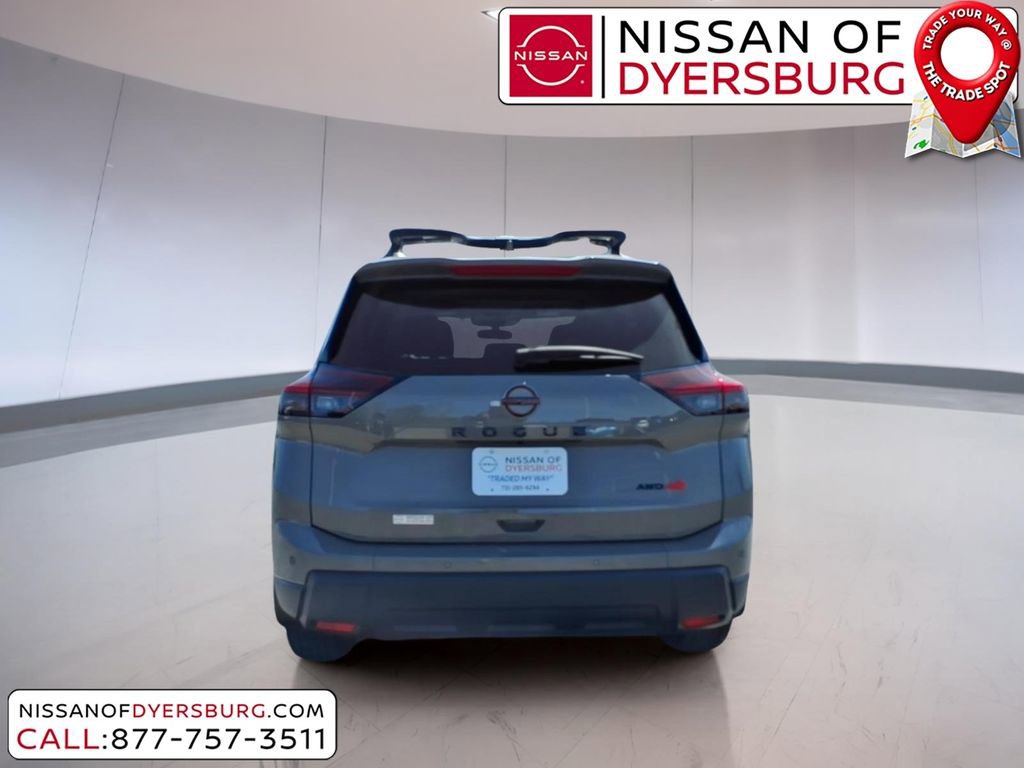 Used 2025 Nissan Rogue SV image 4