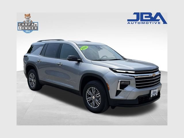 Certified 2025 Chevrolet Traverse LT w/ Driver Confidence Package FWD image 1