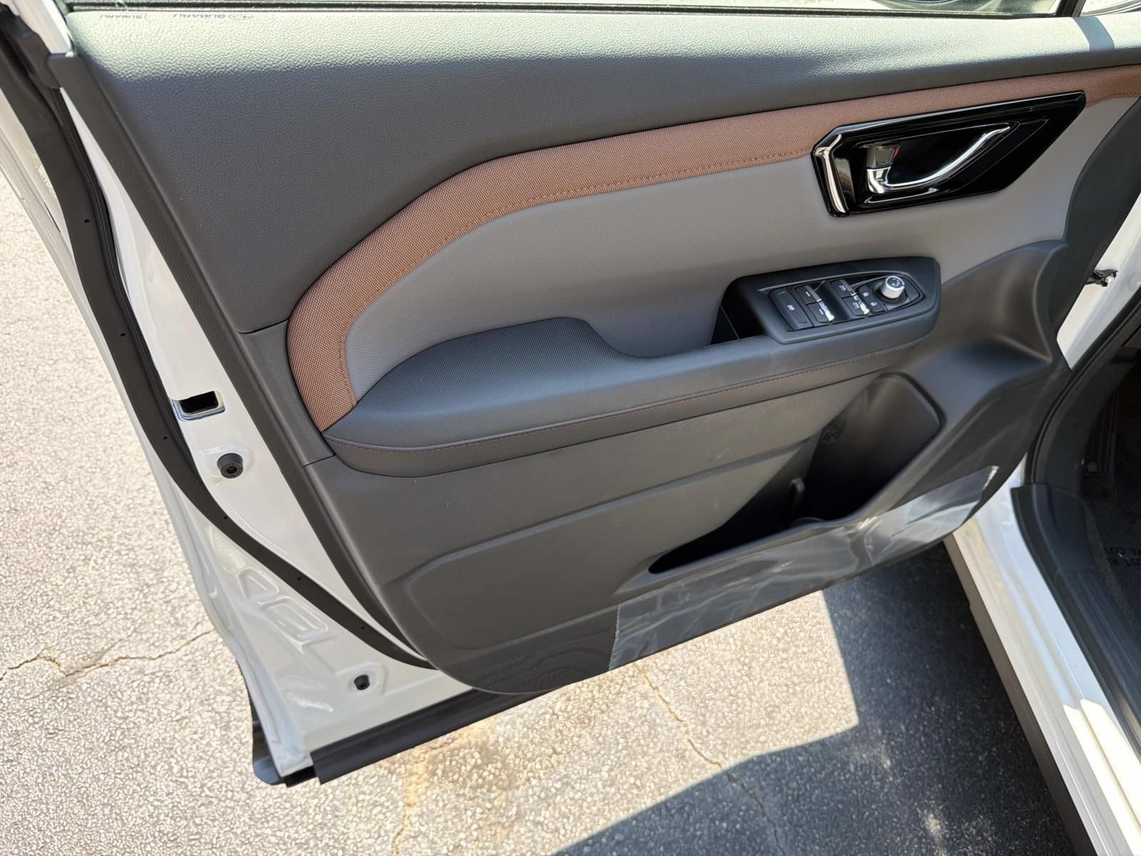 New 2026 Subaru Forester Sport AWD/4WD image 10