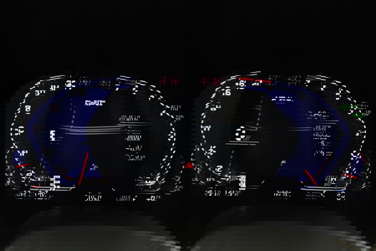 Used 2022 BMW ALPINA B7 xDrive w/ Luxury Rear Seating Package image 32