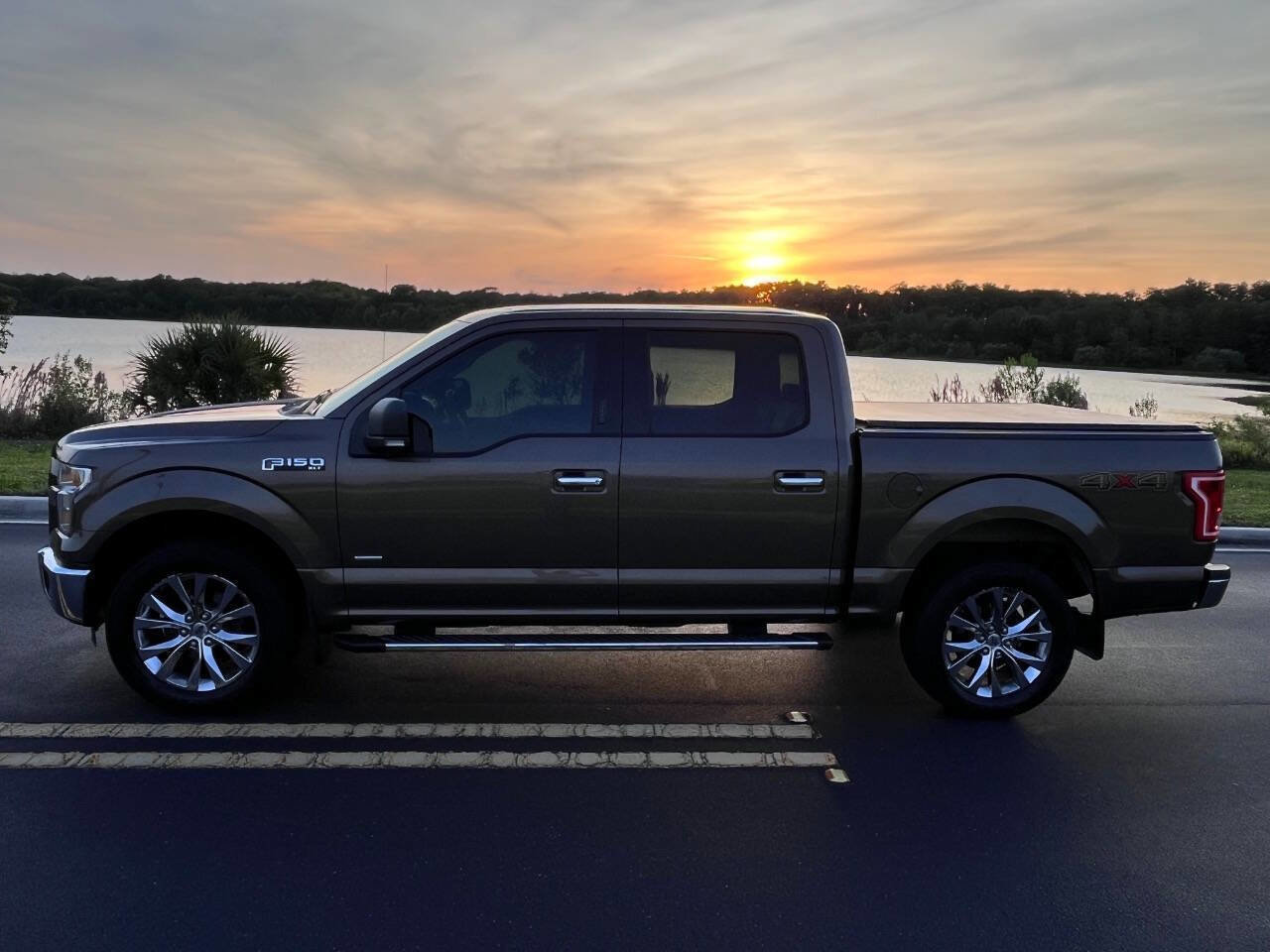 Used 2015 Ford F150 XLT w/ Equipment Group 302A Luxury AWD/4WD image 3