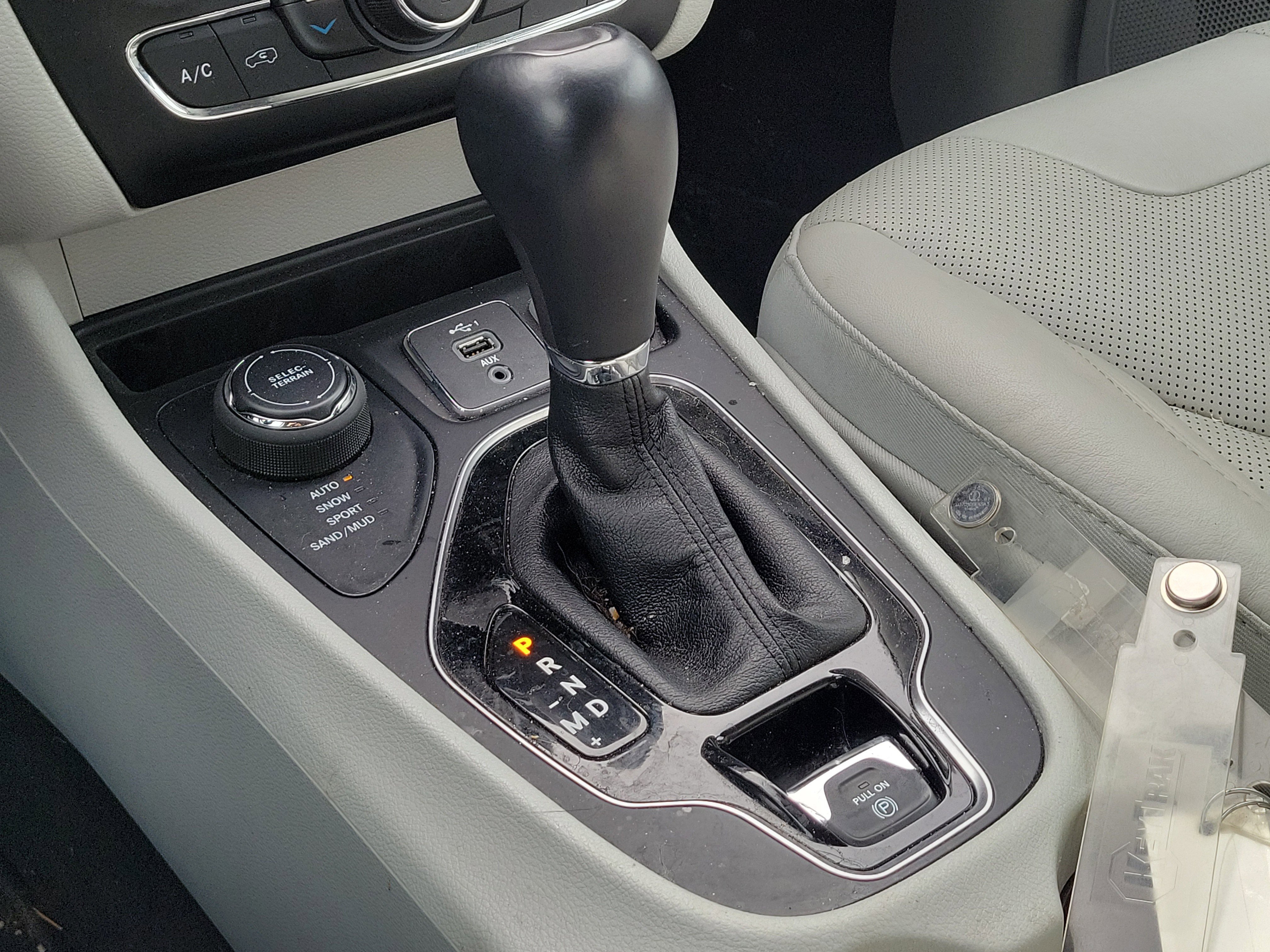 Used 2021 Jeep Cherokee Limited image 35
