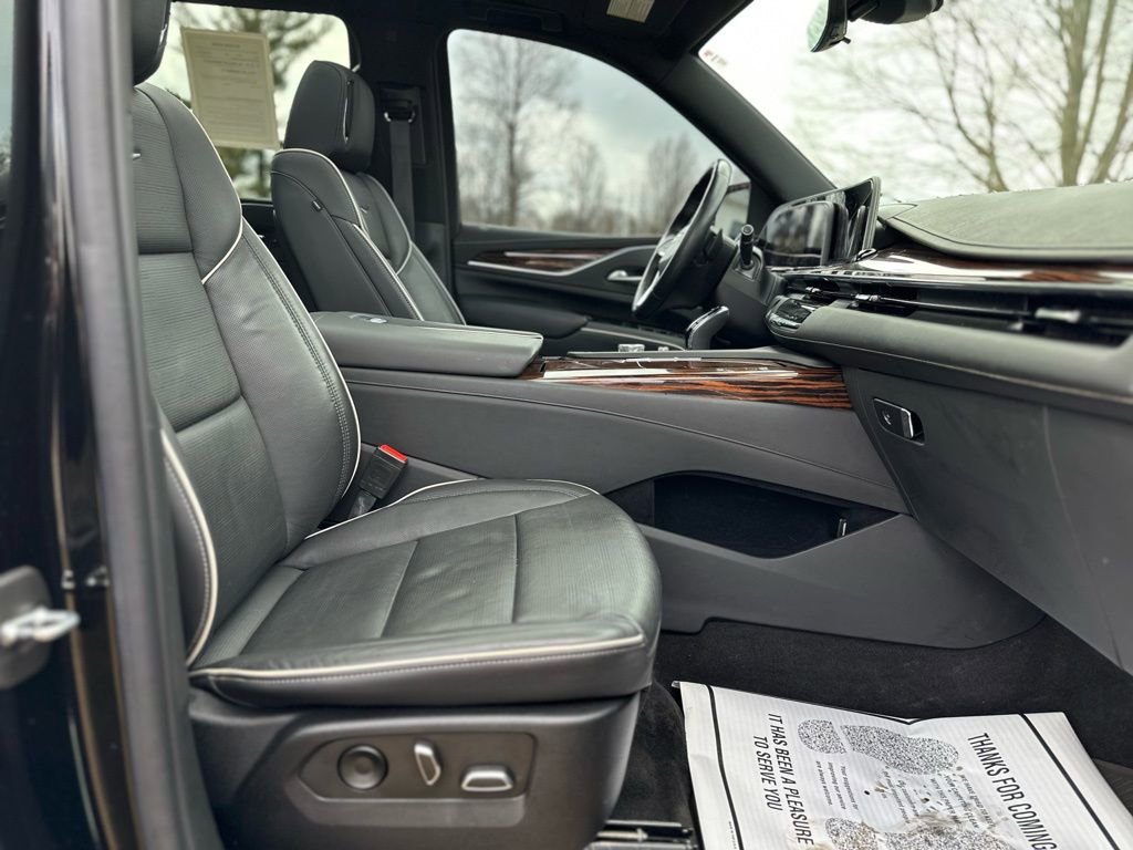 Used 2022 Cadillac Escalade Premium Luxury image 27